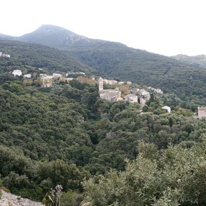 Cap Corse - village dans la montagne