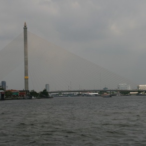 Bangkok - le pont à haubans Râma VIII